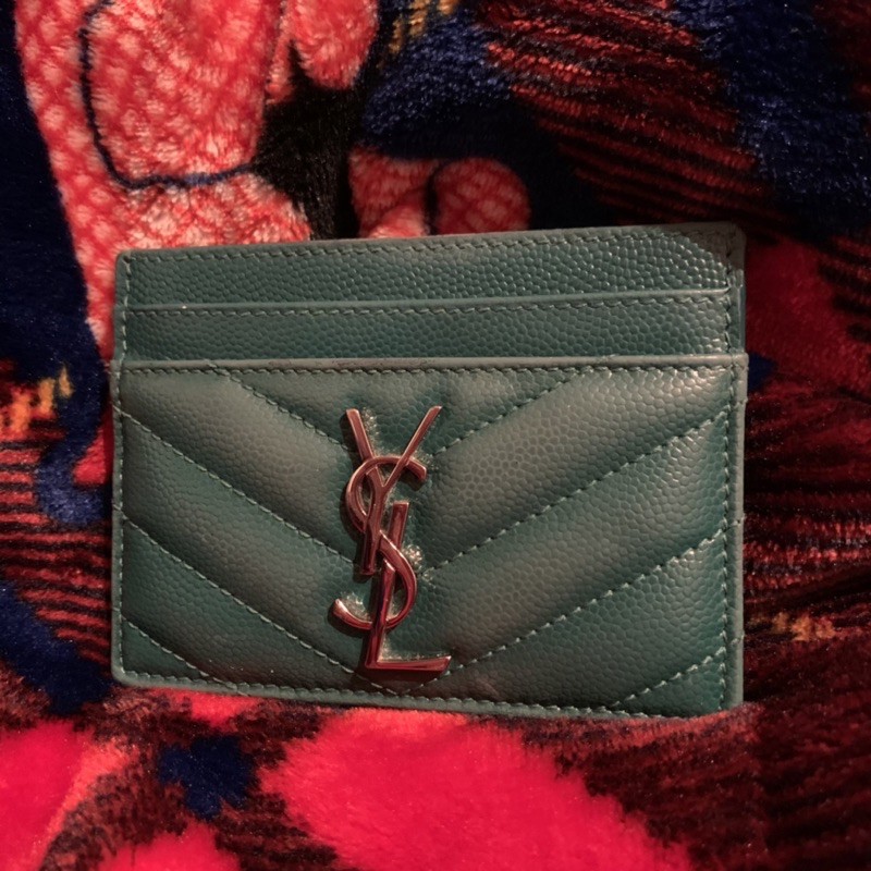 年終二手均一價！［二手］YSL MONOGRAM系列V字縫線魚子醬牛皮金屬LOGO萬用票卡/證件名片夾