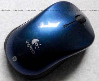 【JHS杰恆社】082乙羅技Logitech無線藍芽滑鼠V470雷射激光滑鼠白灰與藍黑全新工包