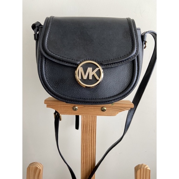 Michael Kors MK黑色皮革大圓LOGO小豬包馬鞍包斜背迷你包