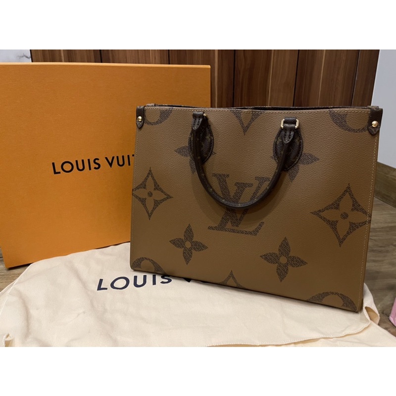 Louis Vuitton LV Onthego MM Black Leather ref.550706 - Joli Closet