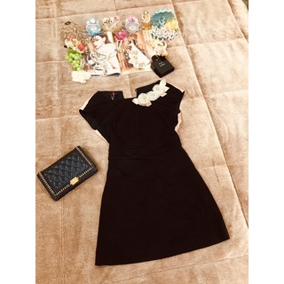 Showcase服飾高質感氣質貼身花捲緞帶洋裝