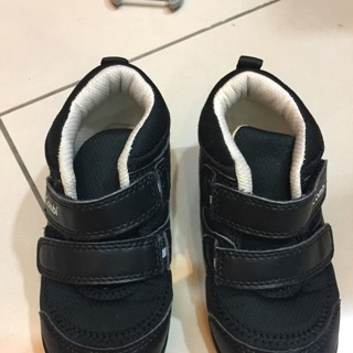 Combi童鞋（已售出）