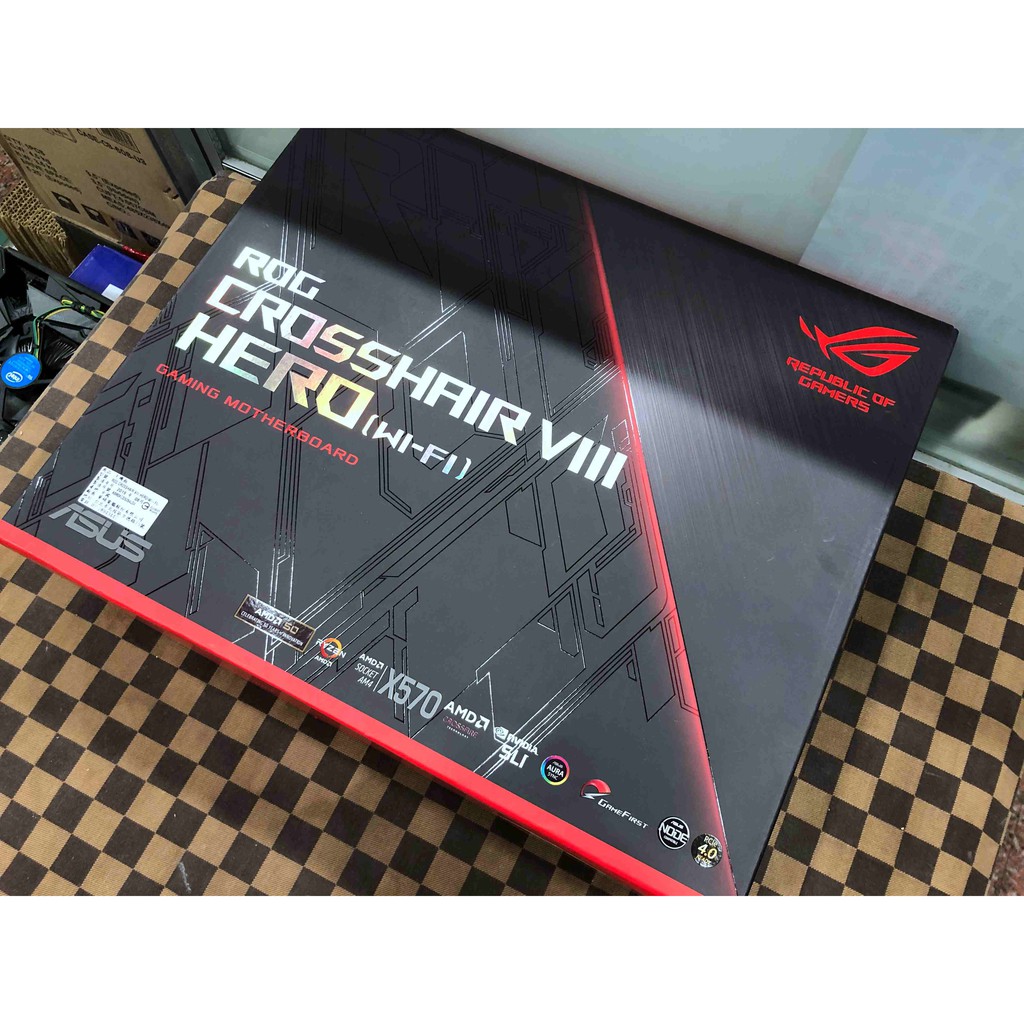 華碩 主機板 ASUS ROG Crosshair VIII Hero (WI-FI)