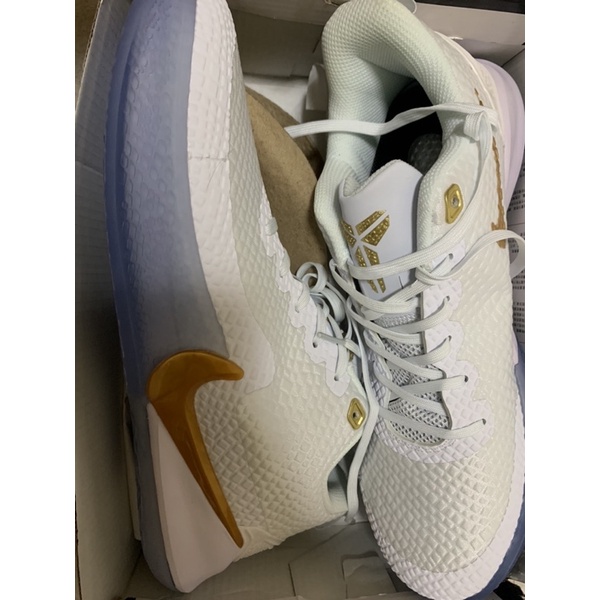 Kobe mamba focus 白金籃球鞋