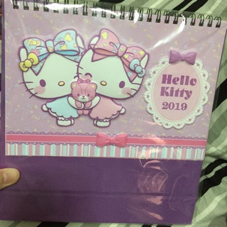 全新2019年hello kitty 紫色桌曆 有兩個