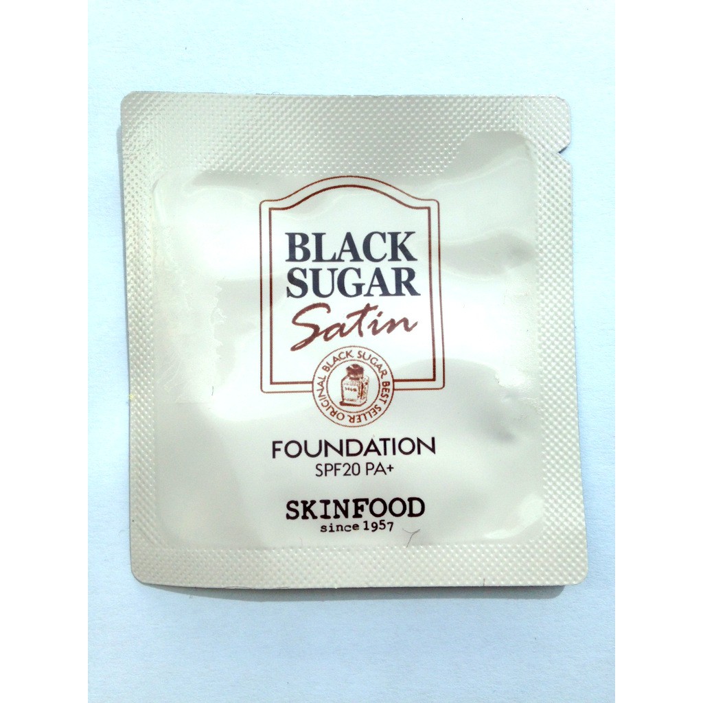 Skinfood 黑糖緞面粉底 SPF 20 PA 樣品無瑕