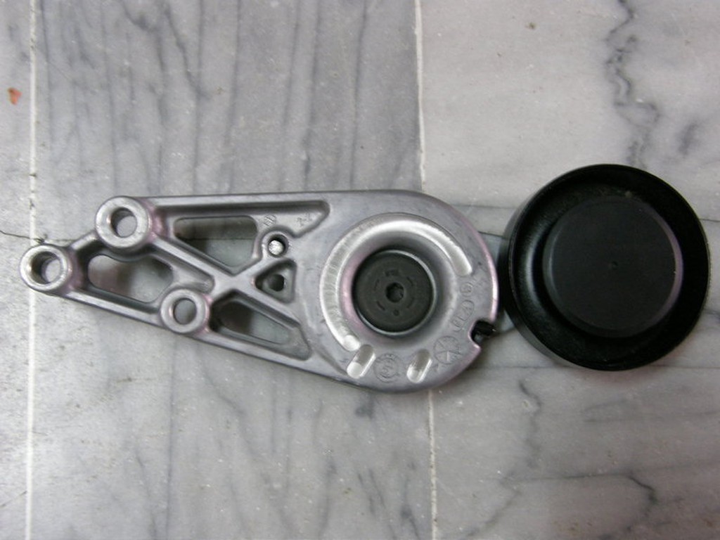 AUDI A1 A2 A3 A4 A5 A6 A7 A8 Q2 Q3 Q5 TT S4 皮帶惰輪 皮帶調整惰輪 冷氣惰輪