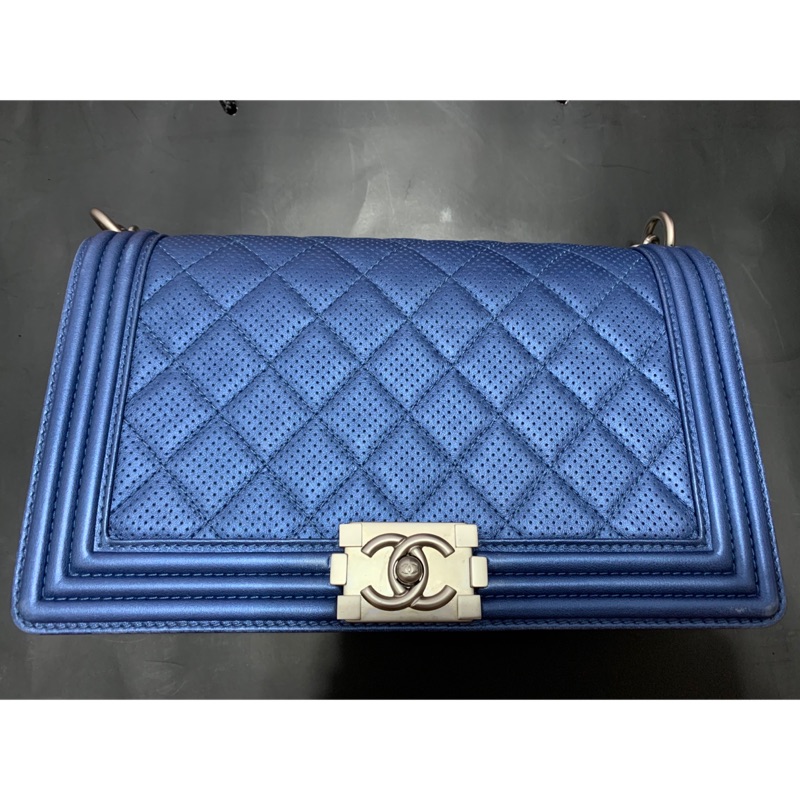 Chanel boy 28cm 電光藍