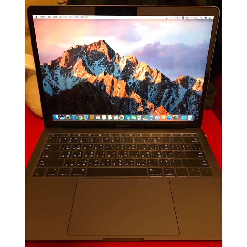 台灣公司貨Macbook pro 2016 not touch bar 8G/256G i5 2.0 付電腦袋