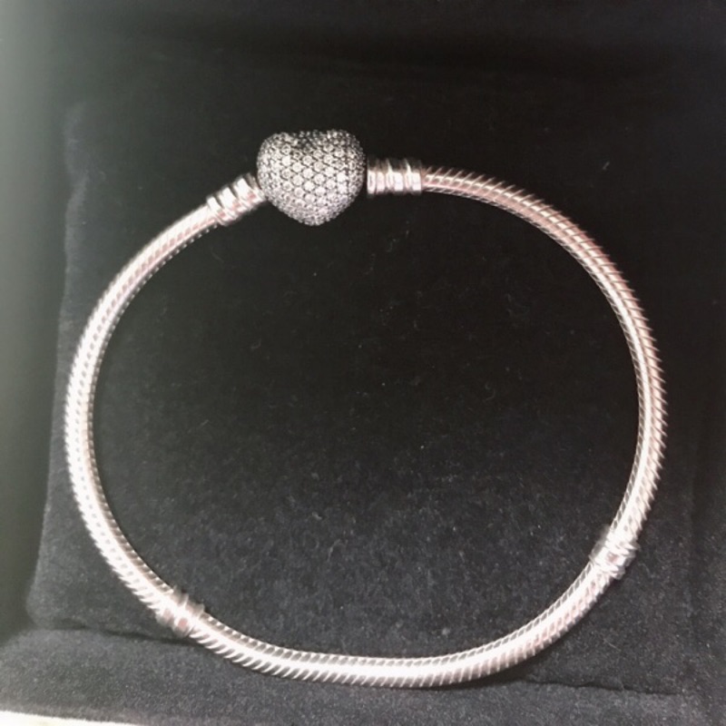 Pandora 潘朵拉 925 時尚銀手鐲與愛心   串珠手鍊 全新商品未戴過 鍊子長度17CM