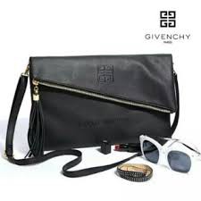 現貨 GIVENCHY 紀梵希 專櫃贈品 軟皮拉鍊流蘇折疊包 信封包 手拿包 肩背包 側背包