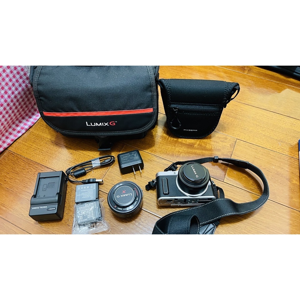 [二手] Panasonic LUMIX GF10 含配件、腳架、相機包、自拍棒