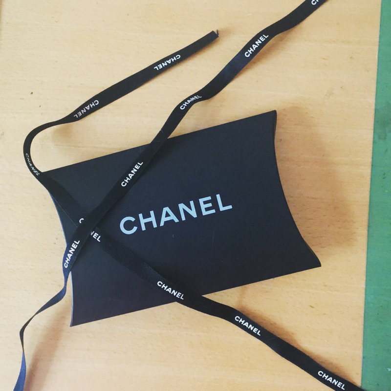 Chanel 二手小盒子附短緞帶*2
