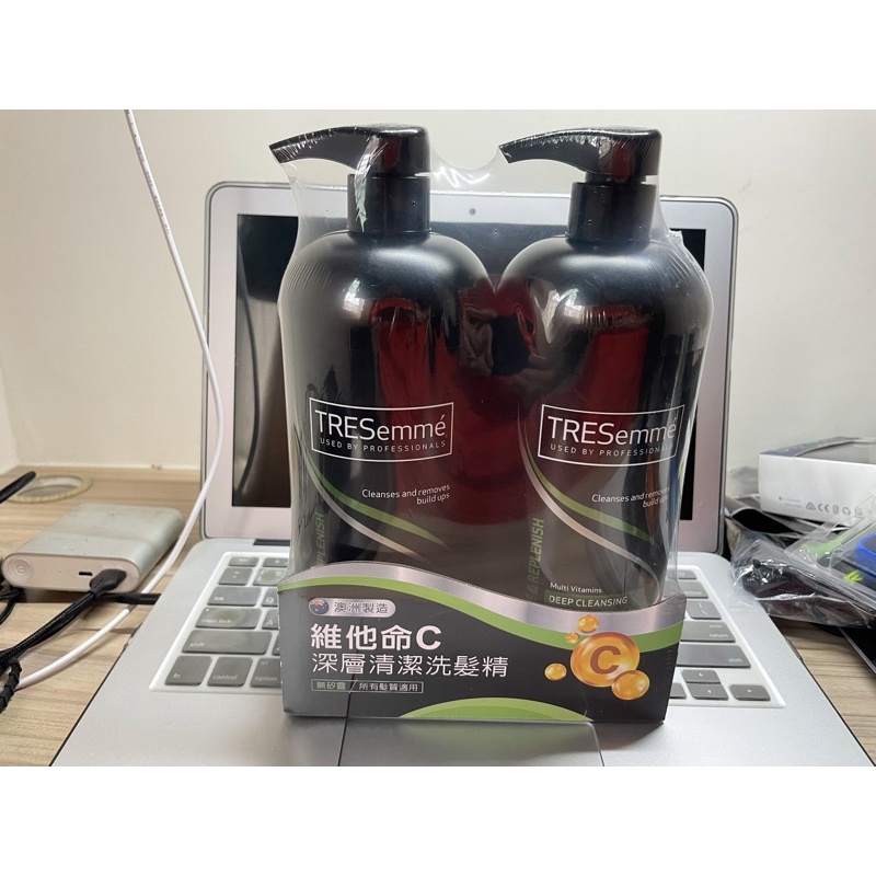 TRESemme深層清潔洗髮精 兩入組 900mlx2無矽靈 所有髮質適用澳洲製造含維他命C全新改款按壓瓶