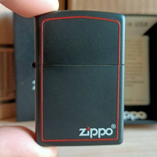 【現貨】美國 Zippo 打火機 正品 紅框消光黑烤漆 型號218ZB