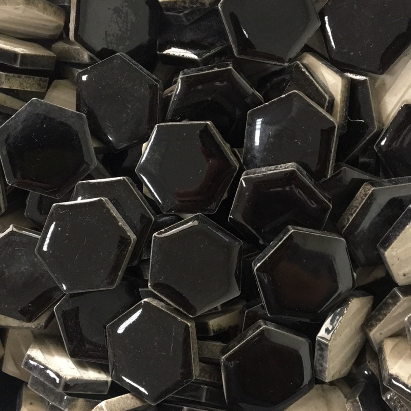 29 黑色六角型馬賽克 DIY拼貼 磁磚 手工藝 瓷磚 拍照小物 六角馬賽克 蜂巢馬賽克