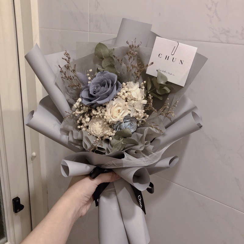 ᴄʜᴜɴ 莫蘭迪灰藍 乾燥花束生日花束花束情人節花束乾燥花客製花束畢業花束 蝦皮購物