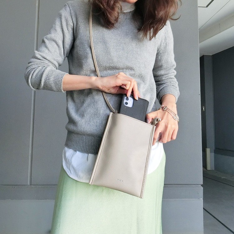 🇯🇵日本人氣品附錄 VASIC 軟皮感 輕鬆拿取 奶茶色斜背包 手機袋 斜挎包 隨身背錢包 卡包  (VBS30)