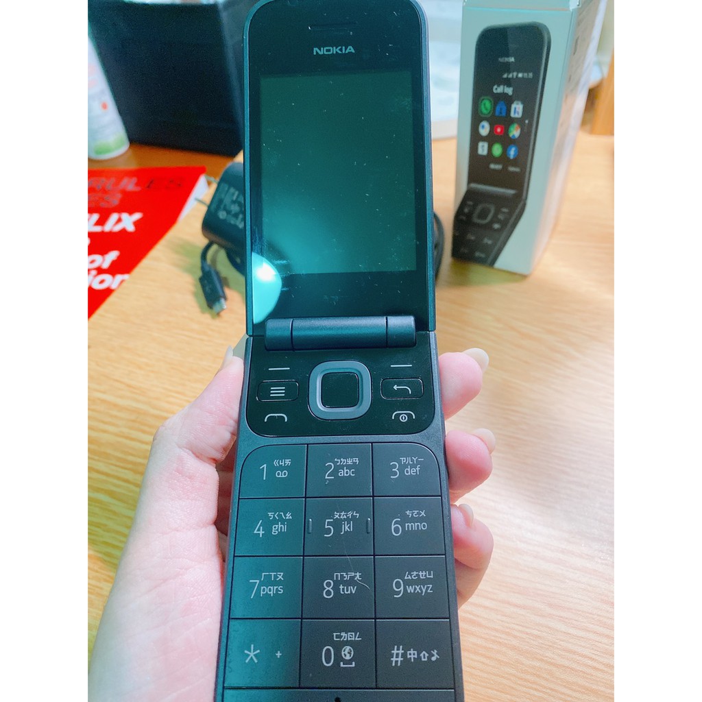 Nokia 2720 Flip 4G復刻摺疊手機- 黑 9.9成新 老人機 軍用機