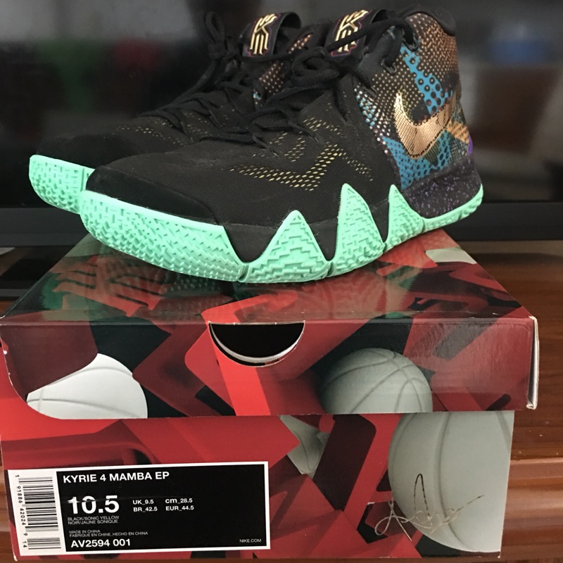 實戰好鞋 NIKE KYRIE 4 MAMBA EP XDR 曼巴 kobe 室內落地2次 US 10.5 海綿寶寶