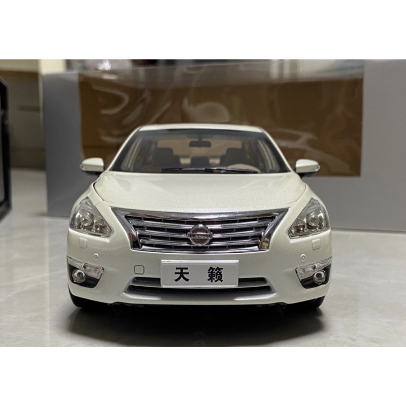BuyCar模型車庫 1:18 日產Nissan TEANA模型車