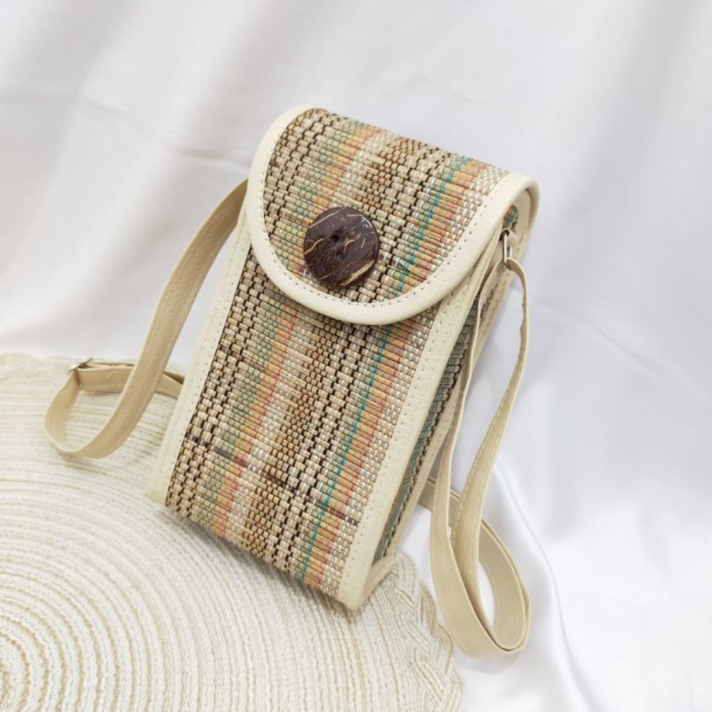 【🌿】印尼草編女生手機側背包包 白 / Indonesian Grass-Woven Mendong Phone Bag
