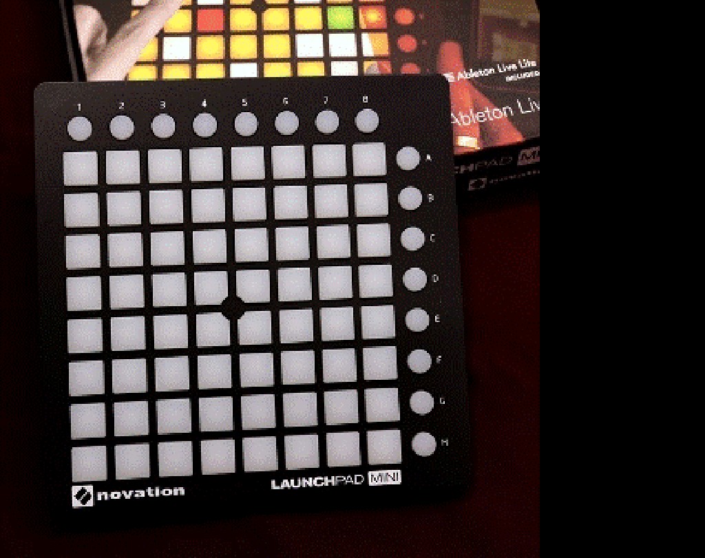 大鼻子樂器 免運 公司貨 NOVATION LAUNCHPAD MINI 控制器 鍵盤 I-PAD