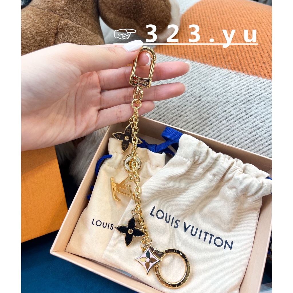 Shop Louis Vuitton ALMA Essential v stud earrings (M68153, M63208
