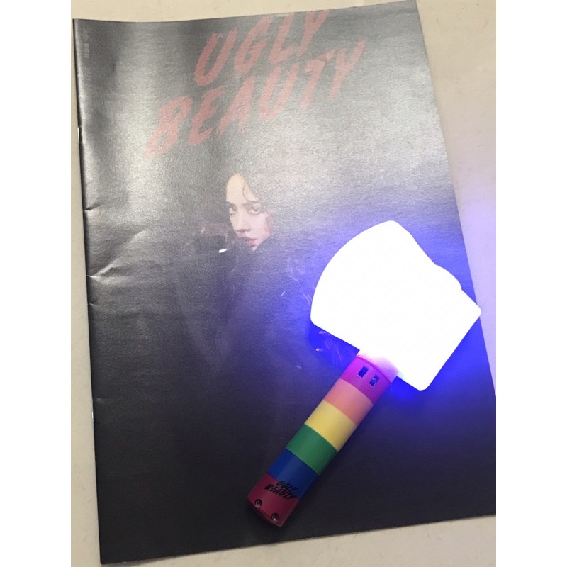 🌈Jolin 蔡依林Ugly Beauty 演唱會 斧頭🪓 螢光棒 台北場1.0限定款 彩虹斧頭