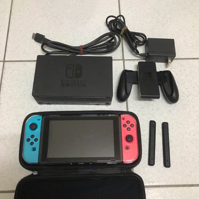 二手 近全新 NS 任天堂 Switch 主機 面交可議