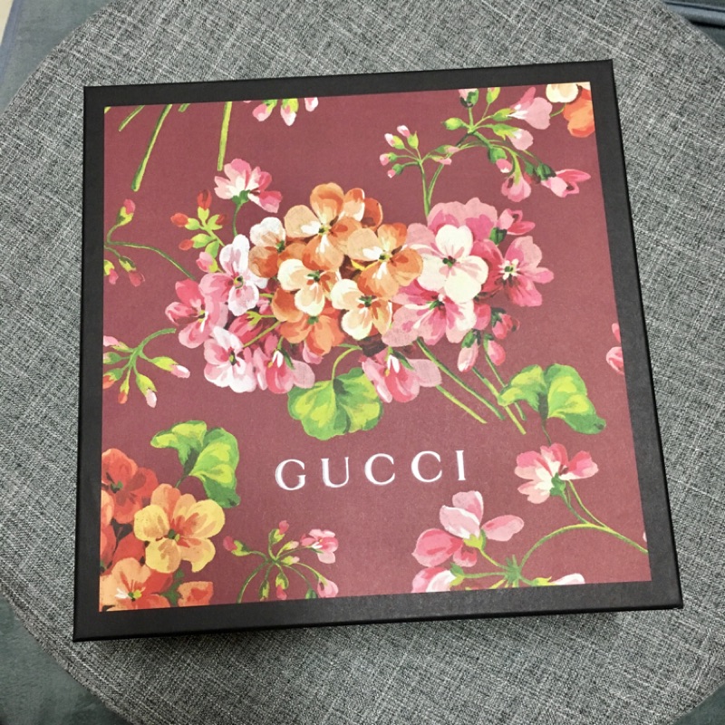 Gucci 限量版 紙盒/緞帶 (目前只剩緞帶）