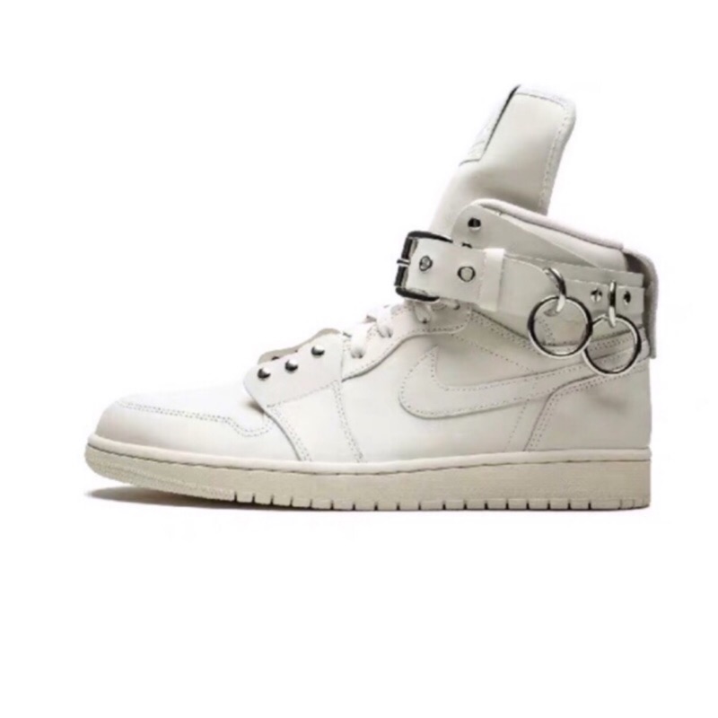 comme des garçons x air jordan 1