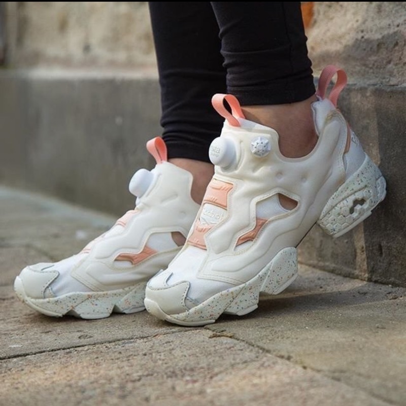 Reebok pump 復活節限定