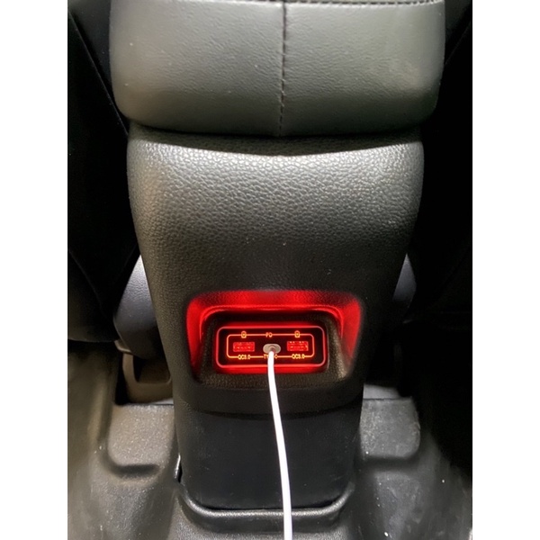 九七八汽車精品 本田 HONDA FIT4代 專用 後座USB 充電器！