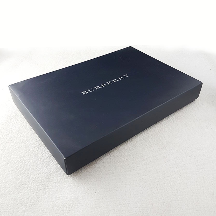 Burberry-深藍黑色紙盒_CL