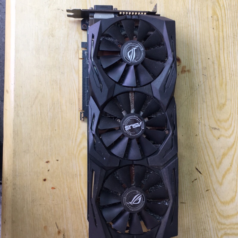 華碩 Rog strix rx580 t8g 旗艦版