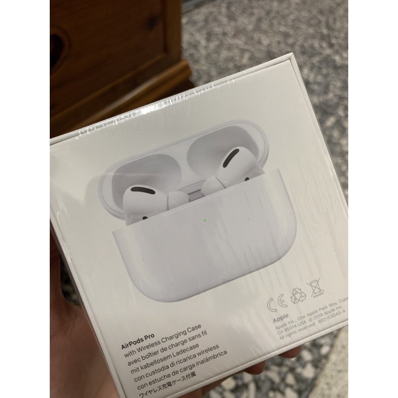 AirPods pro搭配無線充電盒