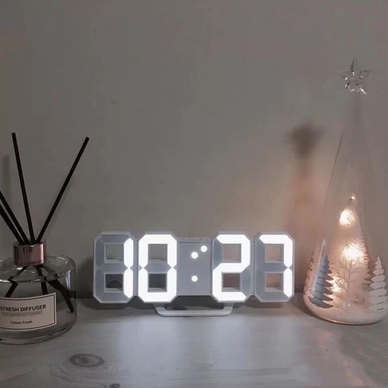 【宥媃亮燈飾】現貨 LED數字時鐘 立體電子時鐘 可壁掛 科技電子鐘 數字鐘 電子鬧鐘 掛鐘 萬年曆 3D時鐘