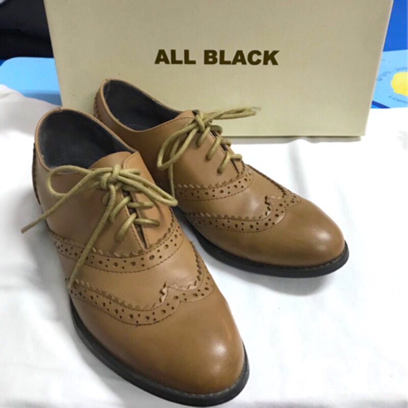 近全新all Black 專櫃真皮牛皮雕花低跟平底牛津鞋焦糖棕色褐色37號23 5號 蝦皮購物