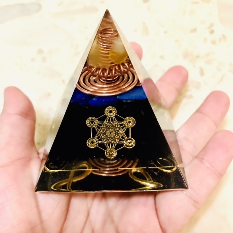 （客製化）金字塔/6*6/高6cm(黃馬瑙+青金石+奈米銅）/666（+333客製費）