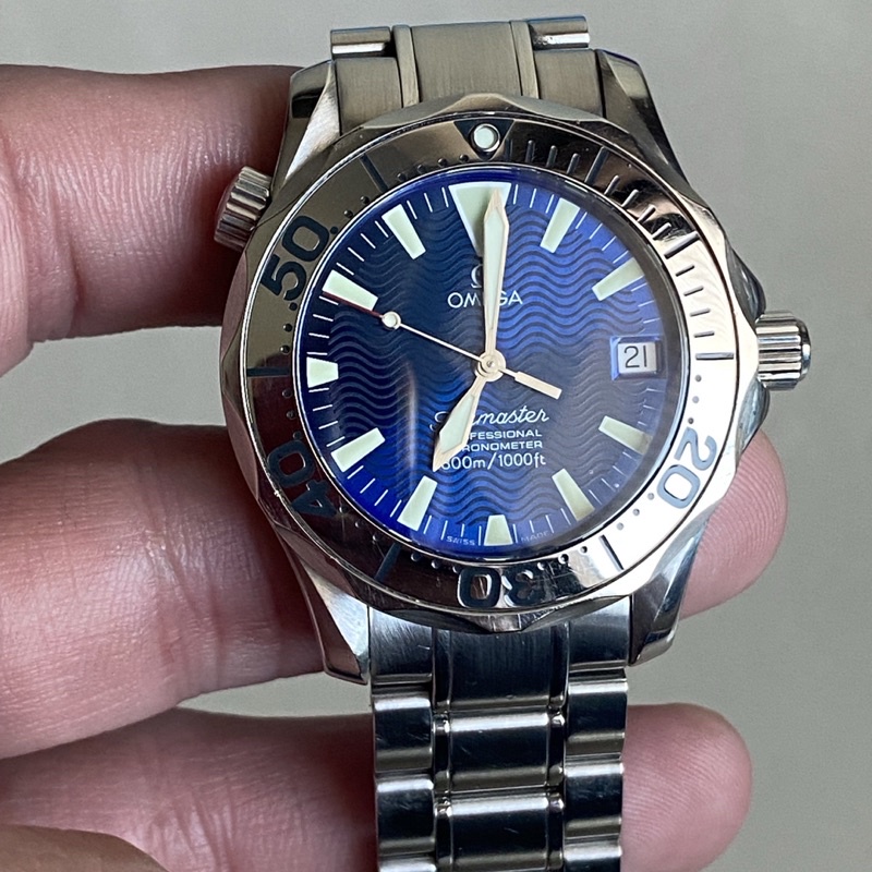 OMEGA ,海馬36mm,1120機芯，007系列第一手錶保卡三張。一手錶沒拋過錶殼。年終優惠特價👍錯過不再12/31