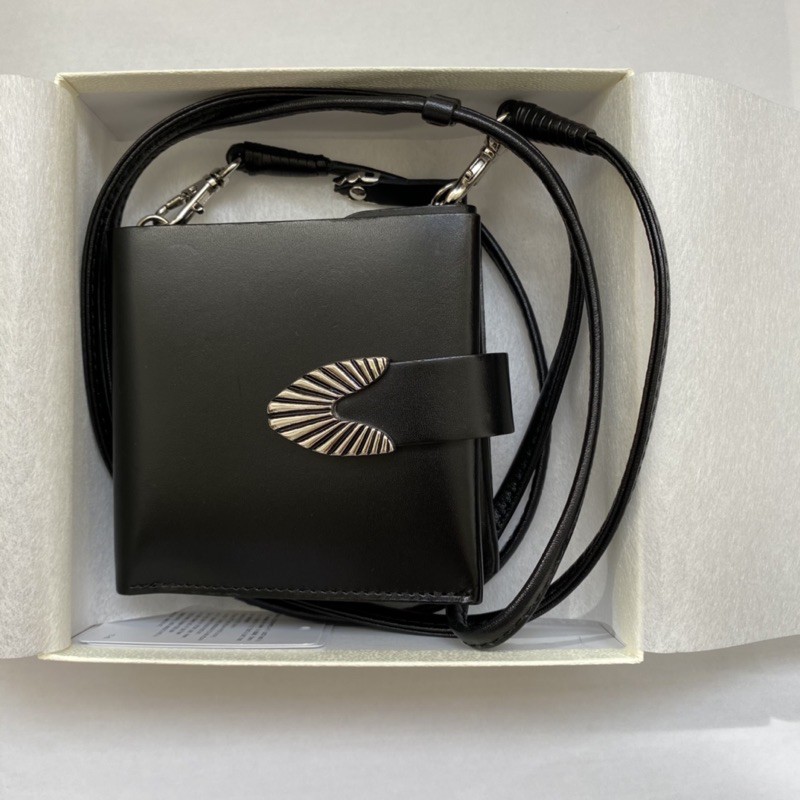 TOGA PULLA LEATHER SHOULDER WALLET | 蝦皮購物 TOGA PULLA LEATHER SHOULDER WALLET | 蝦皮購物