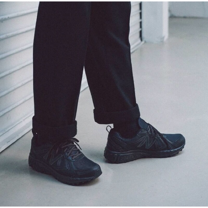 new balance 410v5 triple black