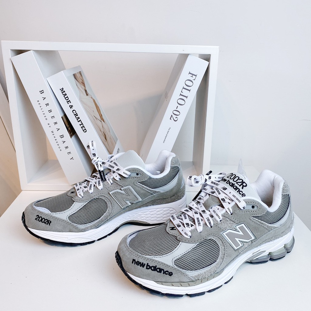 Isneakers New Balance X N Hoolywood X Invincible 元祖灰ml02rv 蝦皮購物
