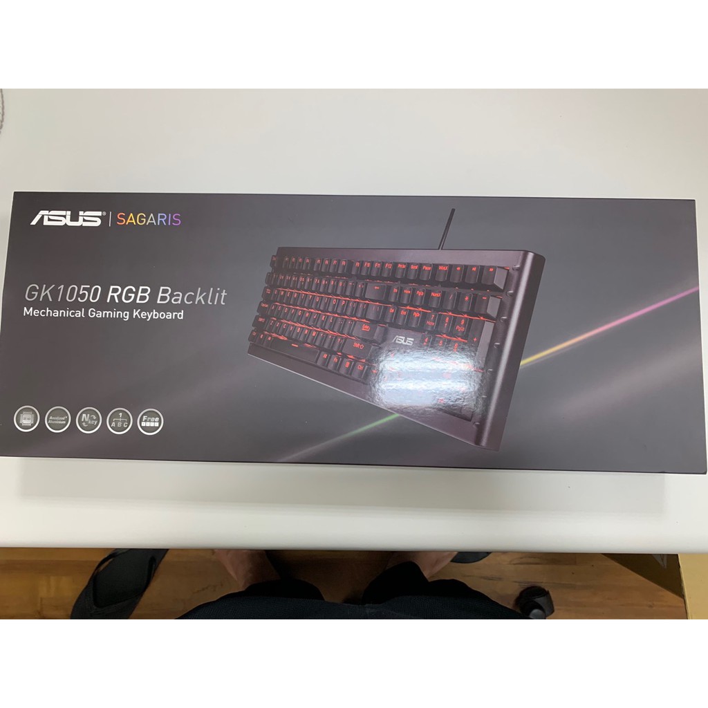 【ASUS 華碩】GK1050 Gaming 炫彩電競鍵盤 (青軸)100% 防鬼鍵功能