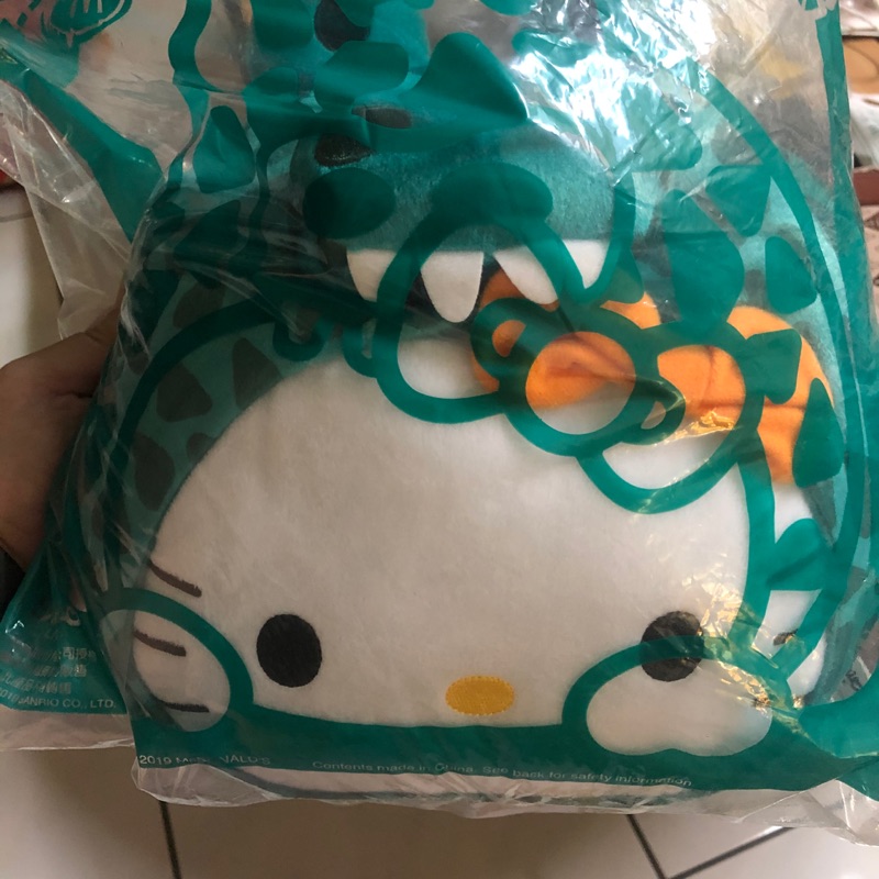 麥當勞鱷魚kitty貓抱枕