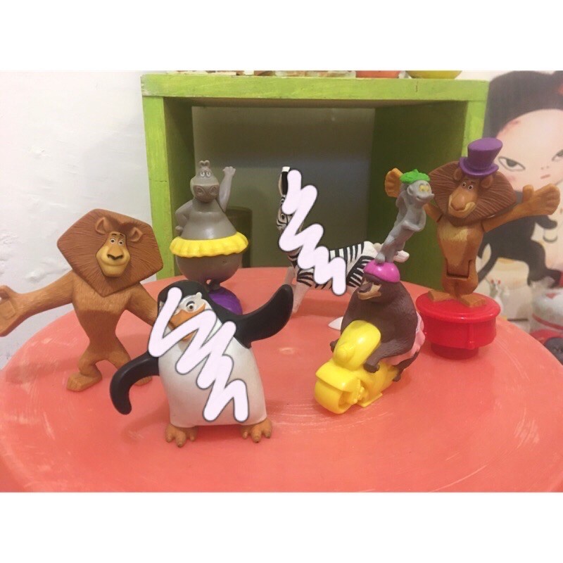 旅行的意義雜貨舖 二手 老玩具 六隻合售 麥當勞 兒童餐 玩具 馬達加斯加 企鵝 望遠鏡 （欲單買請私訊）