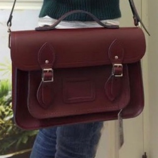 英國THE CAMBRIDGE SATCHEL COMPANY 15吋經典酒紅 劍橋包郵差包