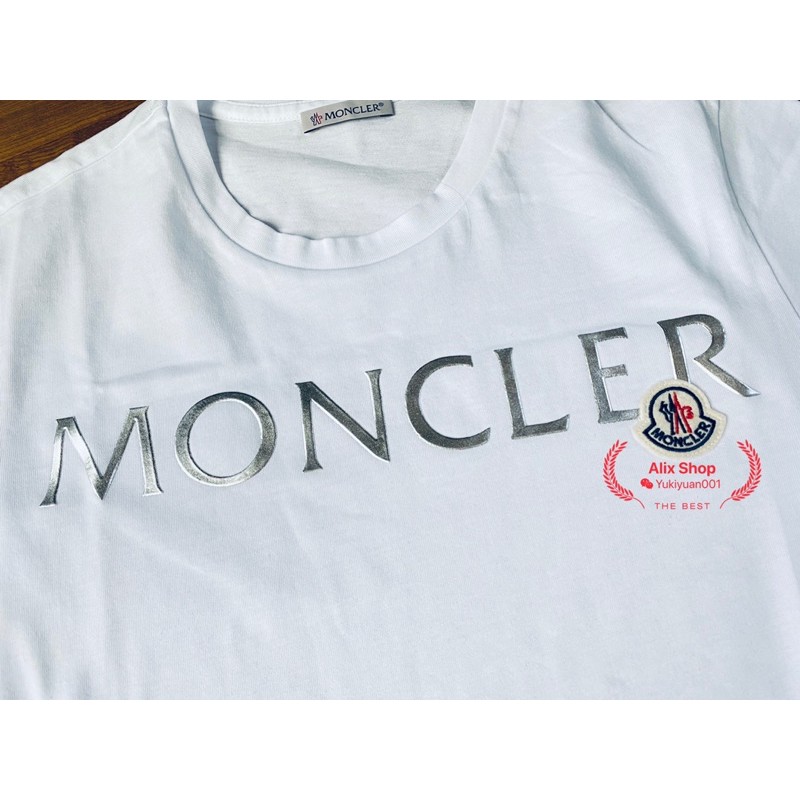 Moncler 立體燙銀字母布章Logo 女款黑色、白色短袖T恤。 | 蝦皮購物 Moncler 立體燙銀字母布章Logo 女款黑色、白色短袖T恤。 | 蝦皮購物