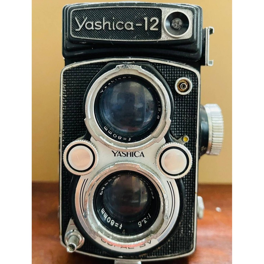 Yashica-12 早期相機 收藏美品 日本製 made in Japan 保存很好 但不知道能不能用  家中翻出來的